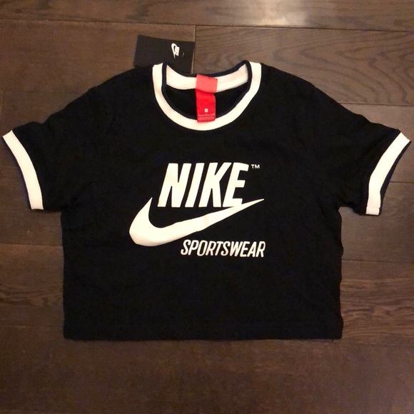 Nike Tops - Nike crop top